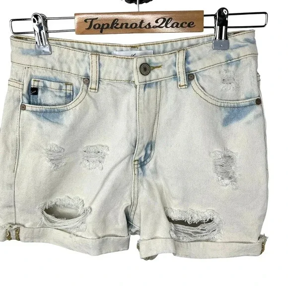 KanCan cuffed destroyed light wash shorts‎ - Picture 2 of 5